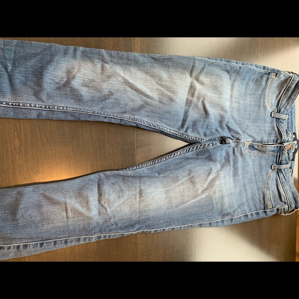 Light wash Hollister skinny jeans